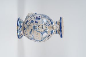 Vaso biansato. <BR>Probabilmente Liguria, XX secolo.  - Asta Maioliche, Porcellane e Vetri - Associazione Nazionale - Case d'Asta italiane