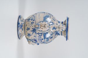 Vaso biansato. <BR>Probabilmente Liguria, XX secolo.  - Asta Maioliche, Porcellane e Vetri - Associazione Nazionale - Case d'Asta italiane