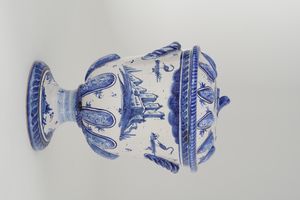 Vaso con coperchio.<BR>Liguria, XX secolo.  - Asta Maioliche, Porcellane e Vetri - Associazione Nazionale - Case d'Asta italiane