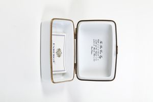 Scatola Faberg.<BR>Francia, Limoges, XX secolo.  - Asta Maioliche, Porcellane e Vetri - Associazione Nazionale - Case d'Asta italiane