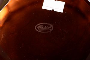 Ciotola centrotavola porta bon bon.<BR>Repubblica Ceca, Manifattura Moser, seconda met del XX secolo.<BR>  - Asta Maioliche, Porcellane e Vetri - Associazione Nazionale - Case d'Asta italiane