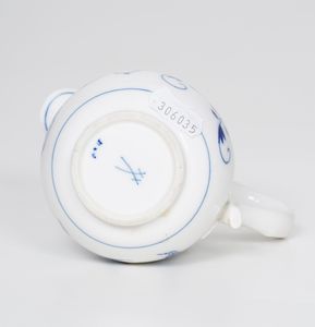 Lattiera.<BR>Meissen, XX secolo.  - Asta Maioliche, Porcellane e Vetri - Associazione Nazionale - Case d'Asta italiane