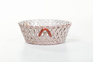 Cestino.<BR>Probabilmente Lombardia, XX secolo.  - Asta Maioliche, Porcellane e Vetri - Associazione Nazionale - Case d'Asta italiane