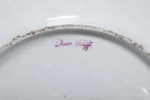 Piatto.<BR>Inghilterra, Stafforshire, Manifattura Cliff, 1878-1904.  - Asta Maioliche, Porcellane e Vetri - Associazione Nazionale - Case d'Asta italiane