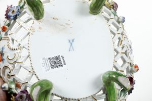 Cestino. <BR>Meissen, inizio del XX secolo.  - Asta Maioliche, Porcellane e Vetri - Associazione Nazionale - Case d'Asta italiane