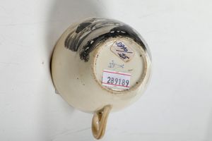 Una tazza e un piattino.<BR>Inghilterra, Stoke-on-Trent, Manifattura Minton, verso il 1835.  - Asta Maioliche, Porcellane e Vetri - Associazione Nazionale - Case d'Asta italiane