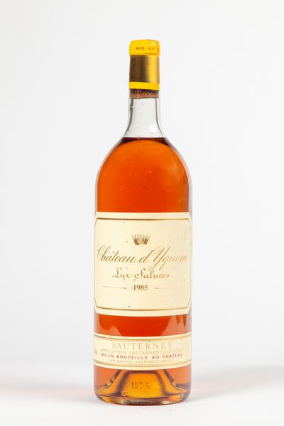 FRANCIA : Chateau d'Yquem (MG)  - Asta Timeless Treasures / Due secoli di vini leggendari - Associazione Nazionale - Case d'Asta italiane