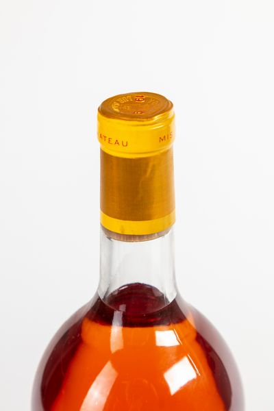 FRANCIA : Chateau d'Yquem (MG)  - Asta Timeless Treasures / Due secoli di vini leggendari - Associazione Nazionale - Case d'Asta italiane