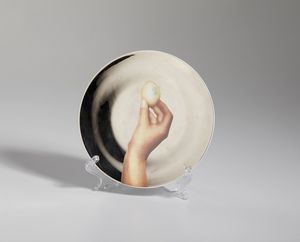PISTOLETTO MICHELANGELO (n. 1933) : PIATTO DECORATIVO IN CERAMICA  - Asta Asta 499 | ARTE MODERNA E CONTEMPORANEA Virtuale - Associazione Nazionale - Case d'Asta italiane