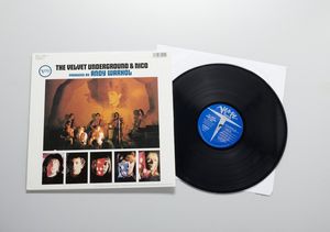 WARHOL ANDY (1928 - 1987) : D'APRES) THE VELVET UNDERGROUND & NICO - BANANA ALBUM  - Asta Asta 499 | ARTE MODERNA E CONTEMPORANEA Virtuale - Associazione Nazionale - Case d'Asta italiane