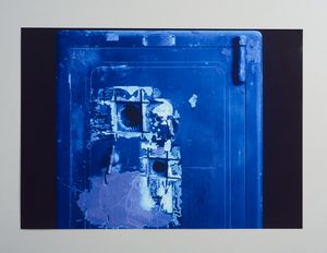 CATTELAN MAURIZIO (n. 1960) : 76.400.000 - CASSAFORTE SVALIGIATA (PART.)  - Asta Asta 499 | ARTE MODERNA E CONTEMPORANEA Virtuale - Associazione Nazionale - Case d'Asta italiane