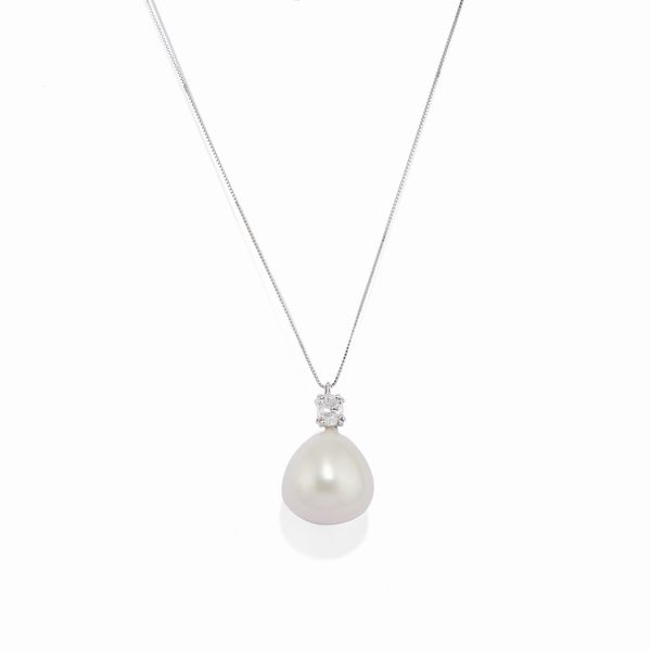 Collana con perla coltivata South Sea  - Asta Gioielli - Associazione Nazionale - Case d'Asta italiane