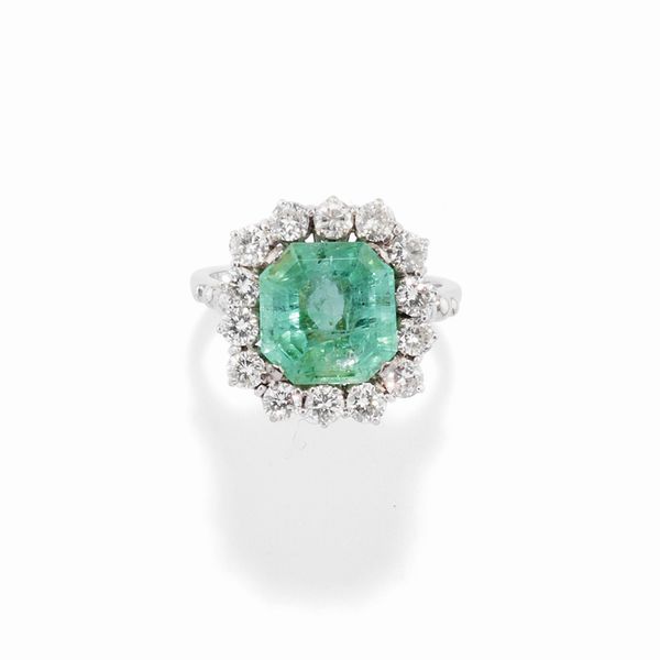 Anello con smeraldo  - Asta Gioielli - Associazione Nazionale - Case d'Asta italiane