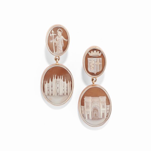 Pennisi : Due bracciali e tre coppie di orecchini pendenti con cammei  - Asta Gioielli - Associazione Nazionale - Case d'Asta italiane