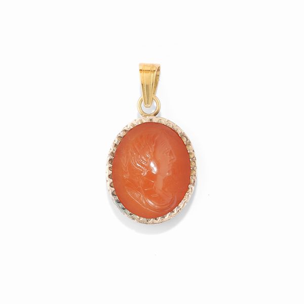 Lotto di gioielli con cammei in corniola  - Asta Gioielli - Associazione Nazionale - Case d'Asta italiane