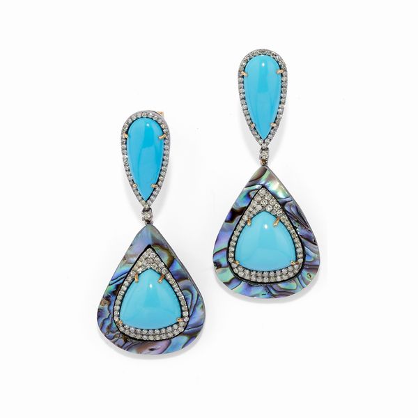 Orecchini pendenti con turchese e madreperla  - Asta Gioielli - Associazione Nazionale - Case d'Asta italiane