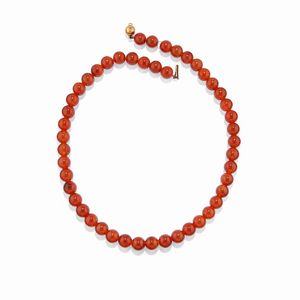 Due collane e un anello con pietre dure  - Asta Gioielli - Associazione Nazionale - Case d'Asta italiane