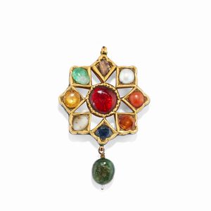 Lotto di gioielli indiani con pietre di colore  - Asta Gioielli - Associazione Nazionale - Case d'Asta italiane