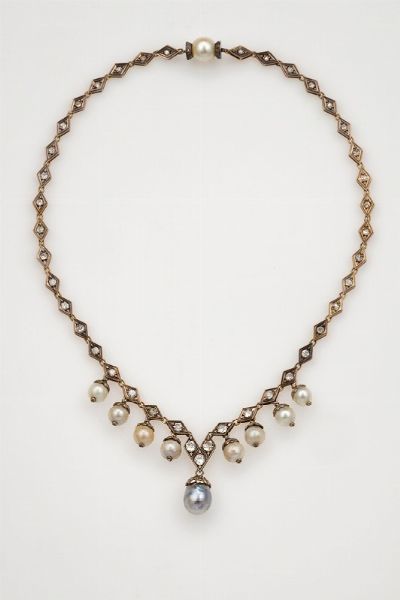 Girocollo con diamanti, perle bianche ed una perla grigia  - Asta Fine Jewels - Associazione Nazionale - Case d'Asta italiane