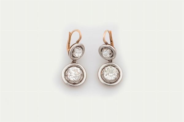 Orecchini pendenti con diamanti di vecchio taglio  - Asta Fine Jewels - Associazione Nazionale - Case d'Asta italiane