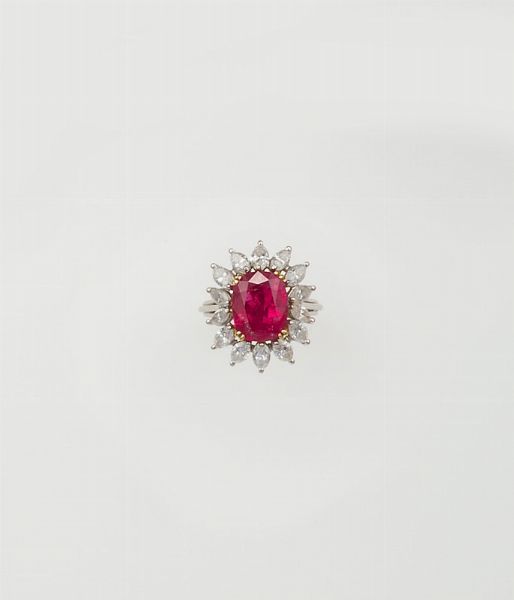 Anello con rubino Burma di ct 5,37 circa e diamanti a contorno  - Asta Fine Jewels - Associazione Nazionale - Case d'Asta italiane