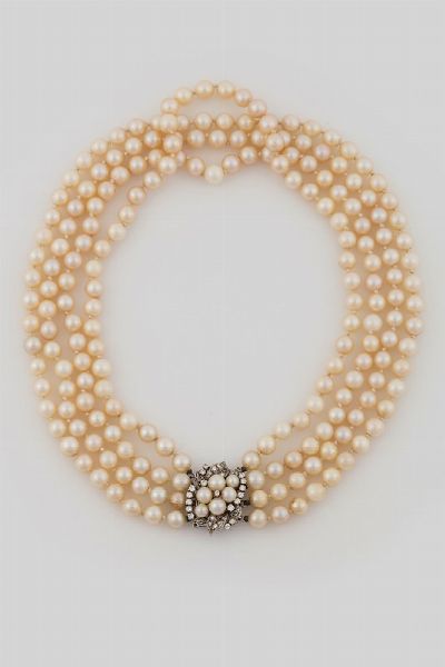 Girocollo a 4 fili di perle coltivate  - Asta Fine Jewels - Associazione Nazionale - Case d'Asta italiane