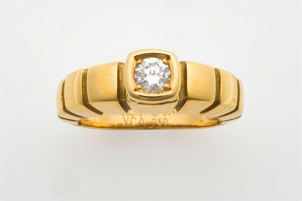 Van Cleef & Arpels. Anello con diamante taglio brillante di ct 0,30 circa  - Asta Fine Jewels - Associazione Nazionale - Case d'Asta italiane