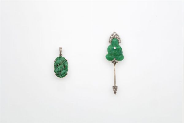 Lotto composto da una spilla da cravatta ed un pendente in giadeite  - Asta Fine Jewels - Associazione Nazionale - Case d'Asta italiane