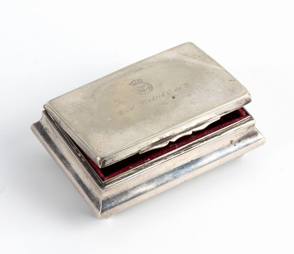 REAL MADRID F.C. tabacchiera commemorativa  - Asta Memorabilia, Militaria, Ordini Cavallereschi - Associazione Nazionale - Case d'Asta italiane