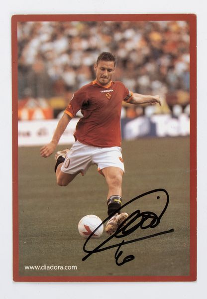 Francesco Totti, AS ROMA, autografo su cartolina  - Asta Memorabilia, Militaria, Ordini Cavallereschi - Associazione Nazionale - Case d'Asta italiane