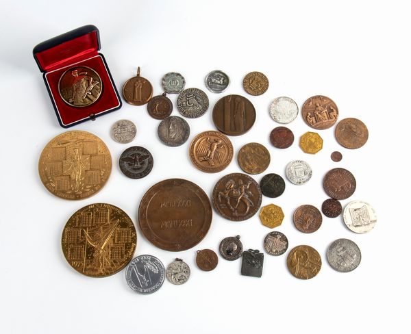 Lotto di 37 medaglie a modulo Varie  - Asta Memorabilia, Militaria, Ordini Cavallereschi - Associazione Nazionale - Case d'Asta italiane