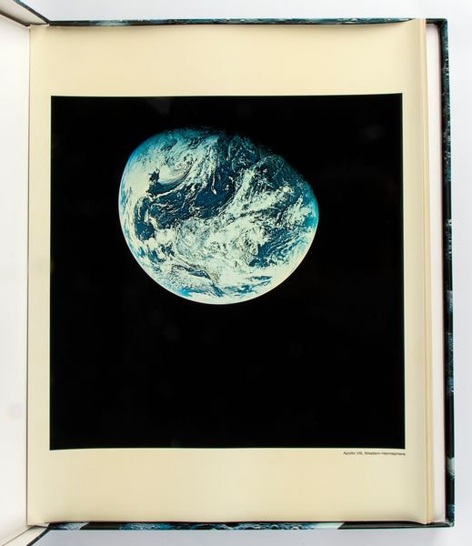 COFANETTO PRESENTAZIONE OMEGA MOONWATCH  - Asta Memorabilia, Militaria, Ordini Cavallereschi - Associazione Nazionale - Case d'Asta italiane