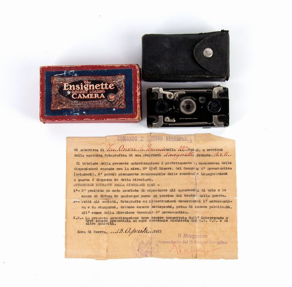 THE ENSIGNETTE Camera - Macchina fotografica militare  - Asta Memorabilia, Militaria, Ordini Cavallereschi - Associazione Nazionale - Case d'Asta italiane
