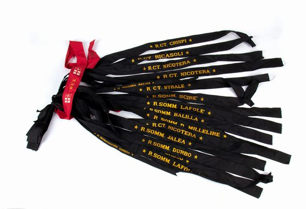 Lotto di 19 fascette da marinaio  - Asta Memorabilia, Militaria, Ordini Cavallereschi - Associazione Nazionale - Case d'Asta italiane