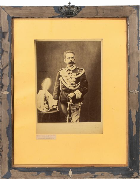 Foto di Re Umberto I in cornice  - Asta Memorabilia, Militaria, Ordini Cavallereschi - Associazione Nazionale - Case d'Asta italiane