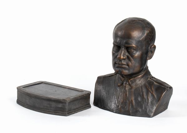 Busto in bronzo di Benito Mussolini  - Asta Memorabilia, Militaria, Ordini Cavallereschi - Associazione Nazionale - Case d'Asta italiane