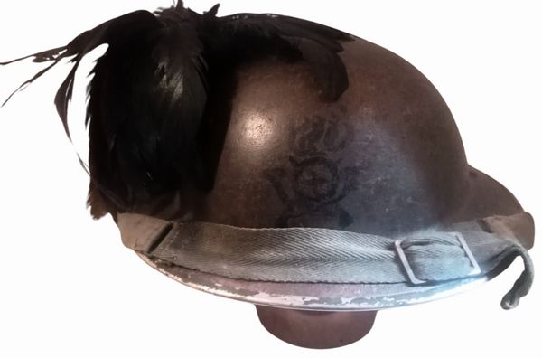 Elmetto MK 2 da bersagliere del CIL  - Asta Memorabilia, Militaria, Ordini Cavallereschi - Associazione Nazionale - Case d'Asta italiane