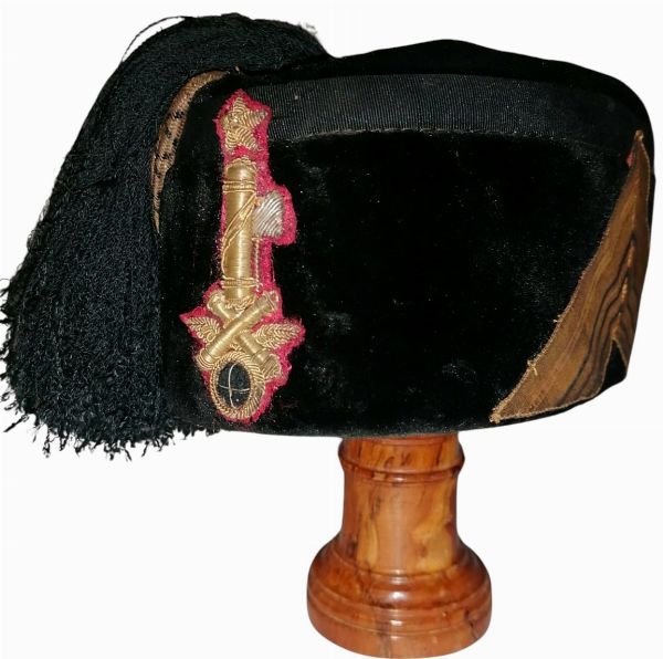 Fez Colbac da console comandante della DICAT  - Asta Memorabilia, Militaria, Ordini Cavallereschi - Associazione Nazionale - Case d'Asta italiane
