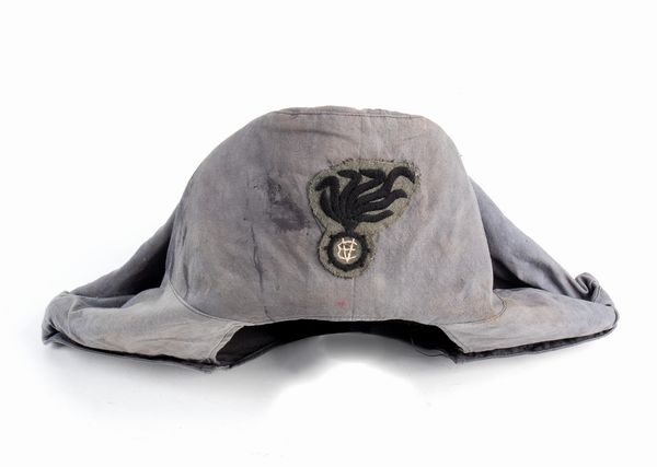 Lucerna da Carabiniere con telino  - Asta Memorabilia, Militaria, Ordini Cavallereschi - Associazione Nazionale - Case d'Asta italiane