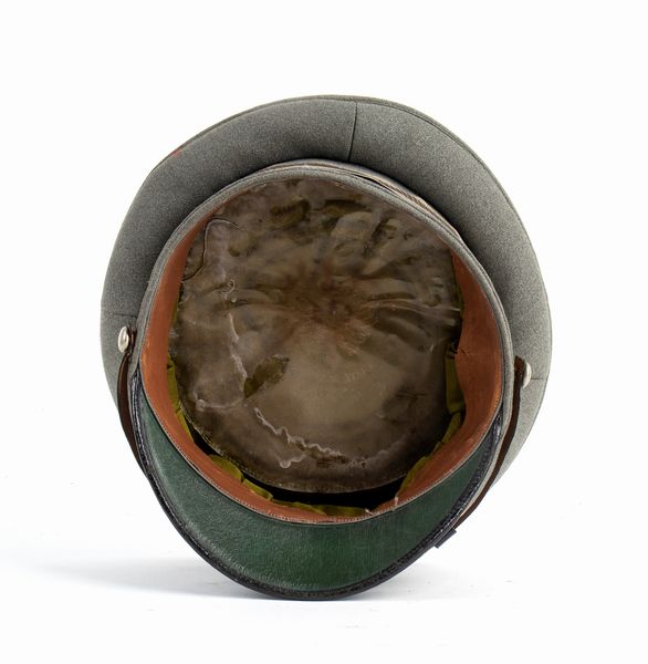 Berretto m. 40 da maresciallo dei Corazzieri Reali  - Asta Memorabilia, Militaria, Ordini Cavallereschi - Associazione Nazionale - Case d'Asta italiane