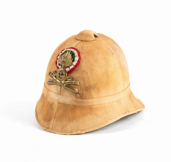 Italia, Regno, guerra Italo Turca, casco coloniale dell'artiglieria a cavallo  - Asta Memorabilia, Militaria, Ordini Cavallereschi - Associazione Nazionale - Case d'Asta italiane