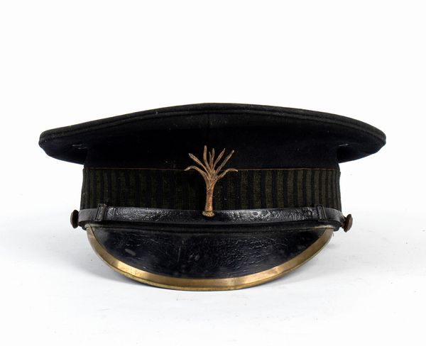 Berretto a visiera delle Welsh Guards  - Asta Memorabilia, Militaria, Ordini Cavallereschi - Associazione Nazionale - Case d'Asta italiane
