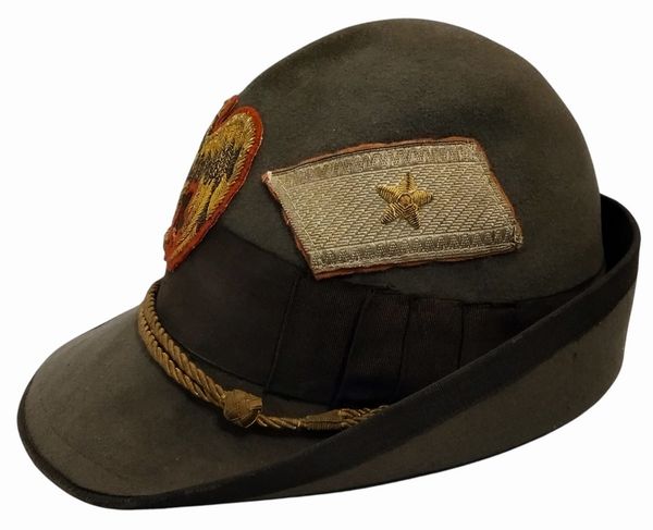MVSN, Cappello all'alpina da Console Generale  - Asta Memorabilia, Militaria, Ordini Cavallereschi - Associazione Nazionale - Case d'Asta italiane