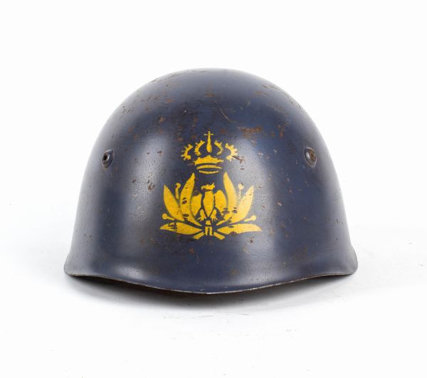Elmetto m. 33 della Regia Aeronautica  - Asta Memorabilia, Militaria, Ordini Cavallereschi - Associazione Nazionale - Case d'Asta italiane