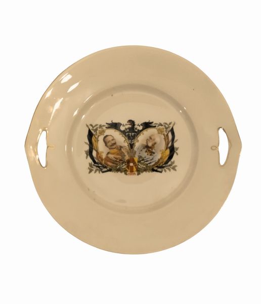 Germania, Impero, piatto in porcellana commemorativo della grande guerra  - Asta Memorabilia, Militaria, Ordini Cavallereschi - Associazione Nazionale - Case d'Asta italiane