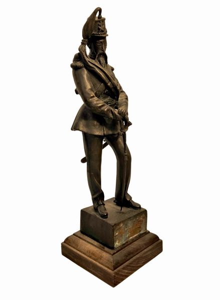 Bronzetto raffigurante milite della Voloire  - Asta Memorabilia, Militaria, Ordini Cavallereschi - Associazione Nazionale - Case d'Asta italiane
