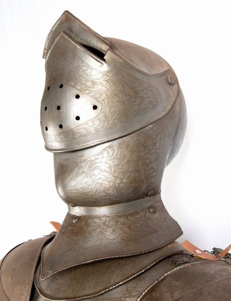 Armatura completa in stile rinascimentale con decorazioni floreali in acquaforte  - Asta Memorabilia, Militaria, Ordini Cavallereschi - Associazione Nazionale - Case d'Asta italiane