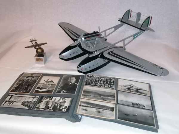 Lotto di memorabilia della trasvolata atlantica del decennale  - Asta Memorabilia, Militaria, Ordini Cavallereschi - Associazione Nazionale - Case d'Asta italiane