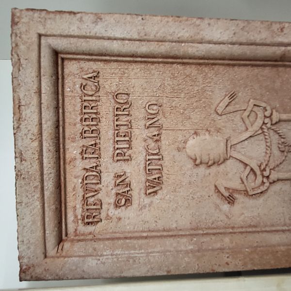 Papa Giovanni Paolo II, mattone Porta Santa Giubileo 2000  - Asta Memorabilia, Militaria, Ordini Cavallereschi - Associazione Nazionale - Case d'Asta italiane