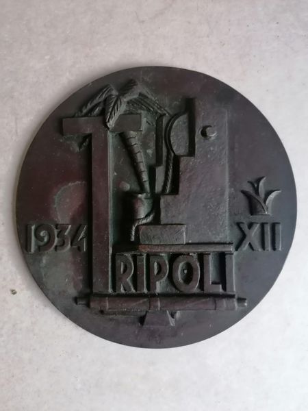 Placca in bronzo, Tripoli  - Asta Memorabilia, Militaria, Ordini Cavallereschi - Associazione Nazionale - Case d'Asta italiane